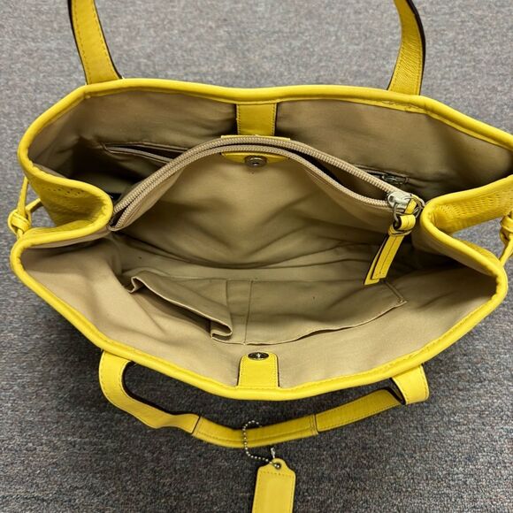 Coach Vintage Yellow Purse - Picture 8 of 9